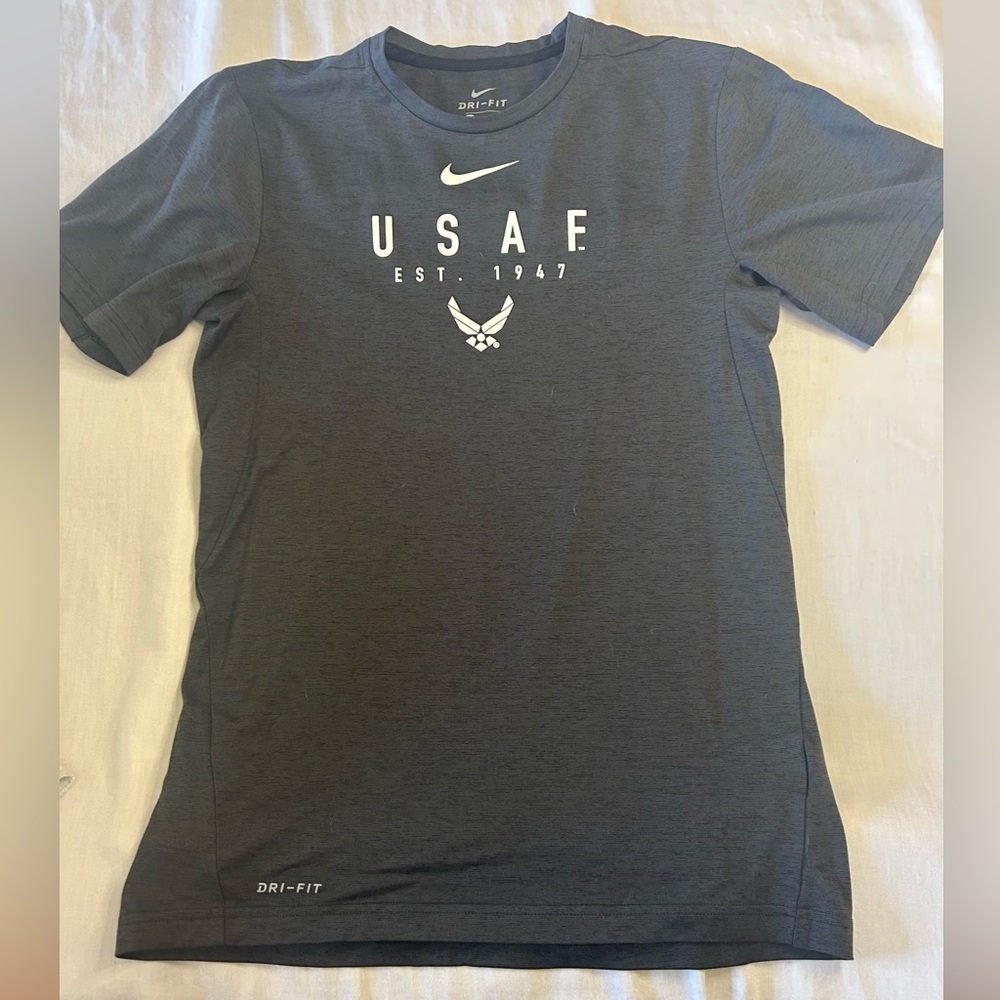Nike U.S.A.F grey dri-fit t-shirt!